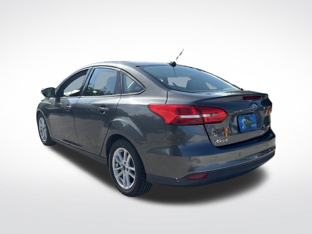 Used 2015 Ford Focus SE w/ Reverse Sensing Package FWD image 6