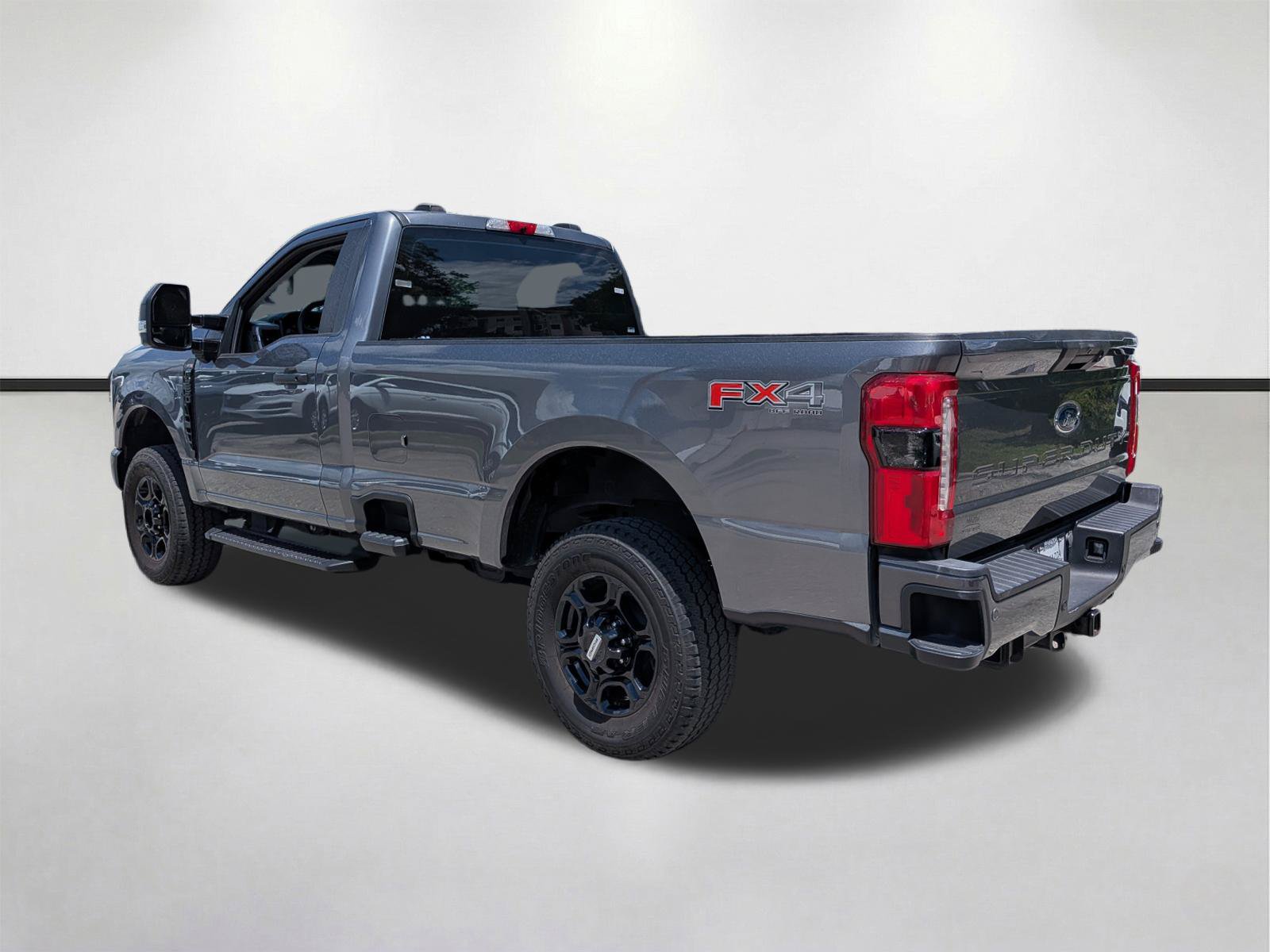 Used 2024 Ford F250 XL w/ STX Appearance Package AWD/4WD image 6