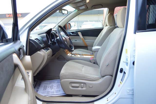 Used 2010 Toyota Highlander 4WD Hybrid w/ Extra Value Pkg 2 image 11