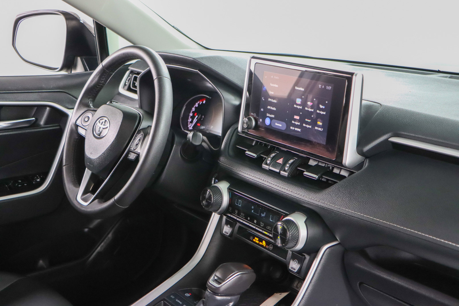 Used 2024 Toyota RAV4 XLE Premium image 26