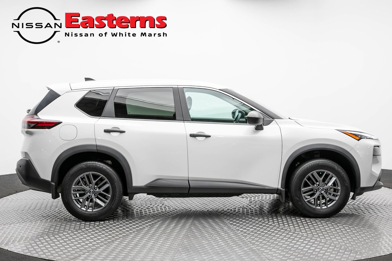 Used 2023 Nissan Rogue S FWD image 4