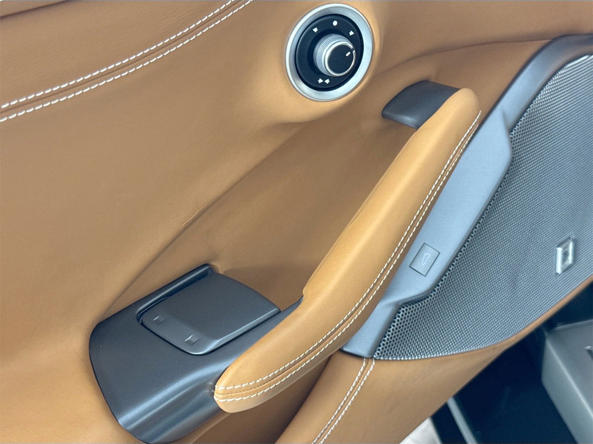 Certified 2019 Ferrari Portofino image 16