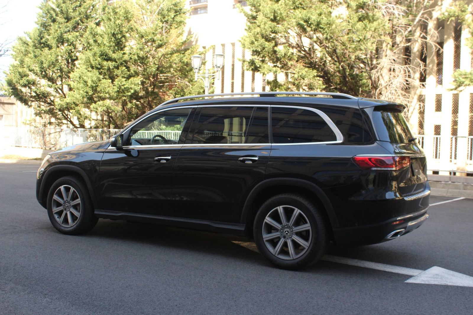Used 2022 Mercedes-Benz GLS 450 4MATIC image 9