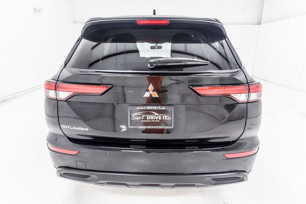 Used 2024 Mitsubishi Outlander ES image 6
