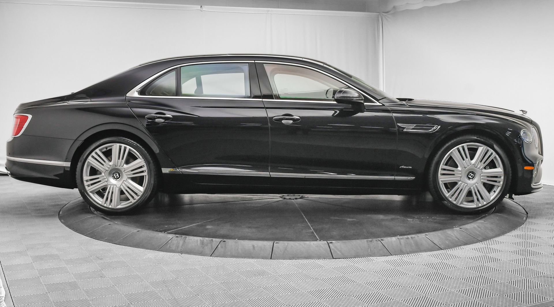 New 2026 Bentley Flying Spur Plug-In Hybrid image 5