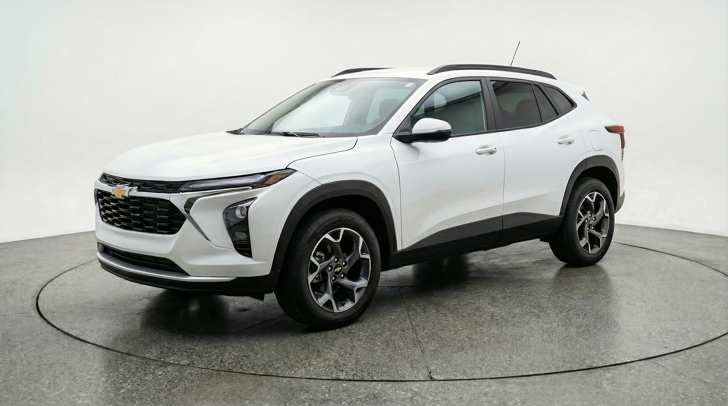 Used 2025 Chevrolet Trax LT w/ LT Convenience Package image 3