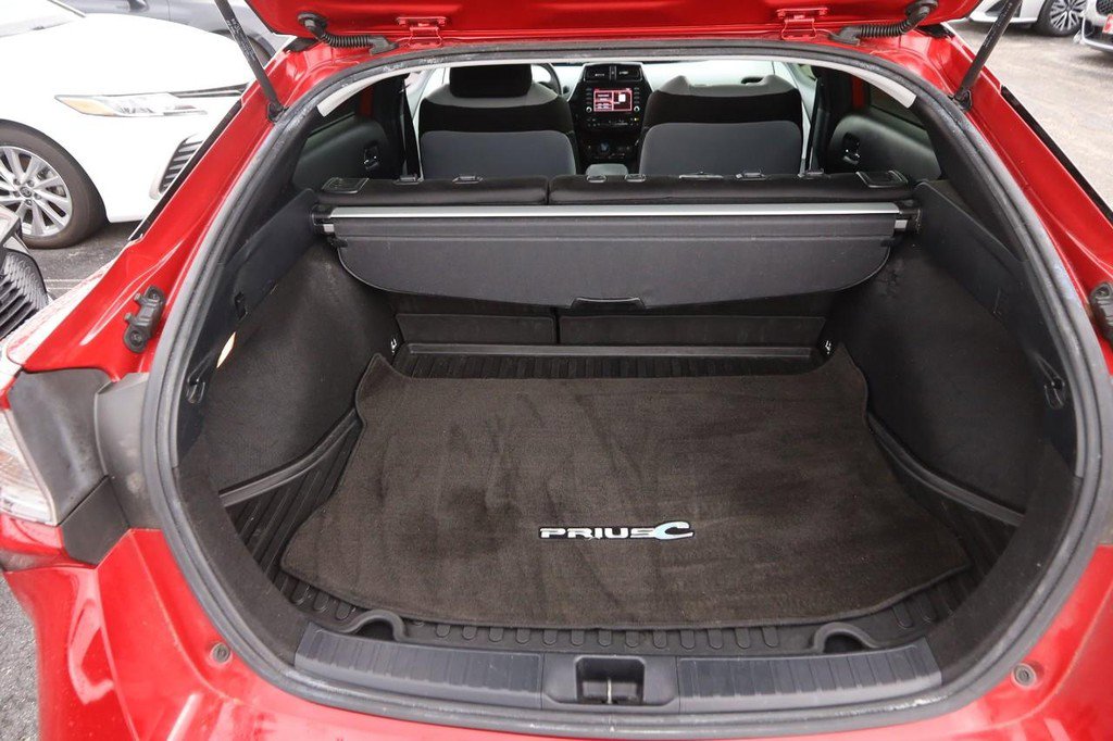 Used 2021 Toyota Prius LE FWD image 7