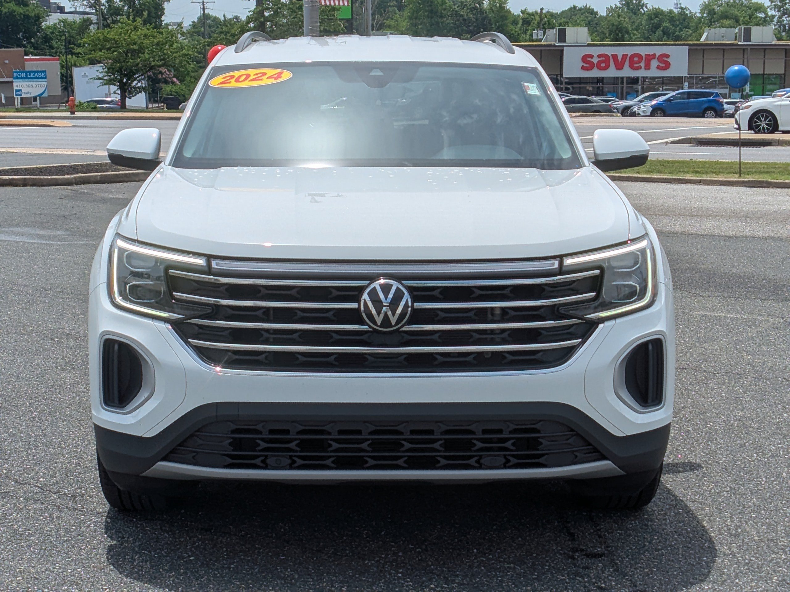 Used 2024 Volkswagen Atlas SE AWD/4WD image 2