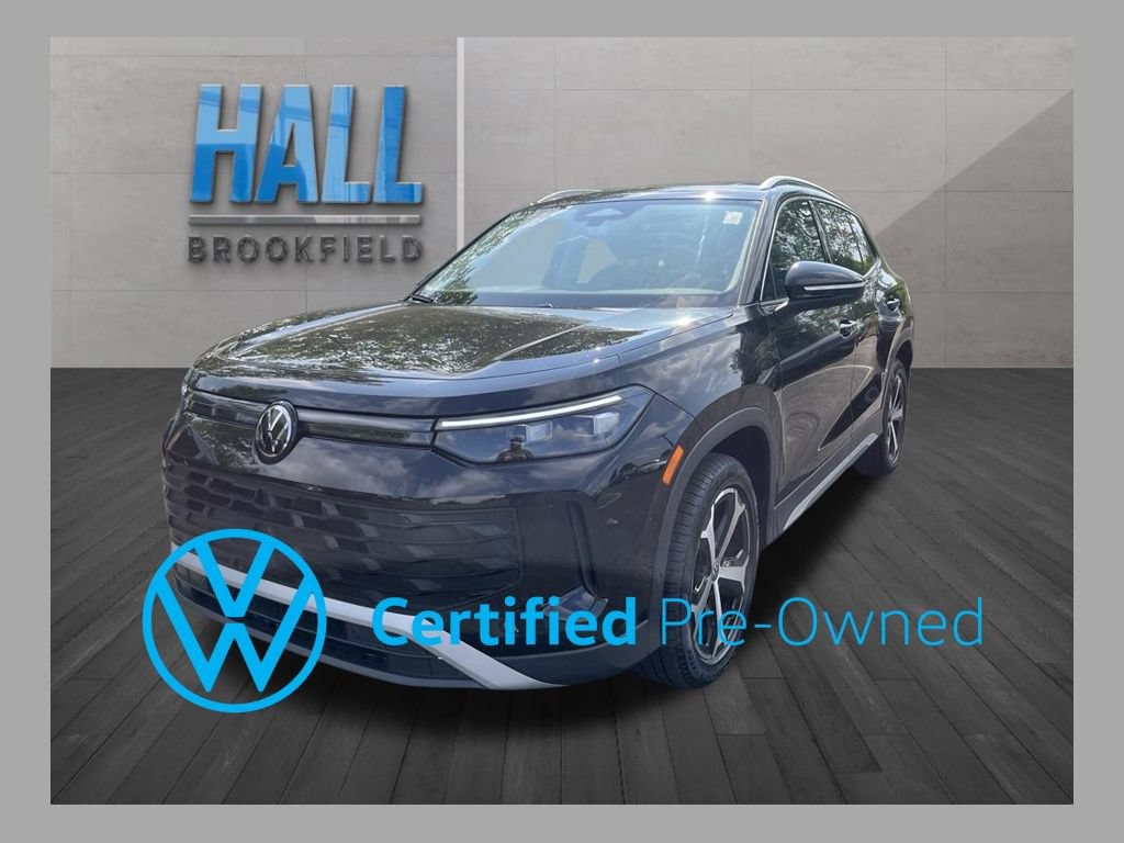 Certified 2025 Volkswagen Tiguan SE w/ Panoramic Sunroof Package