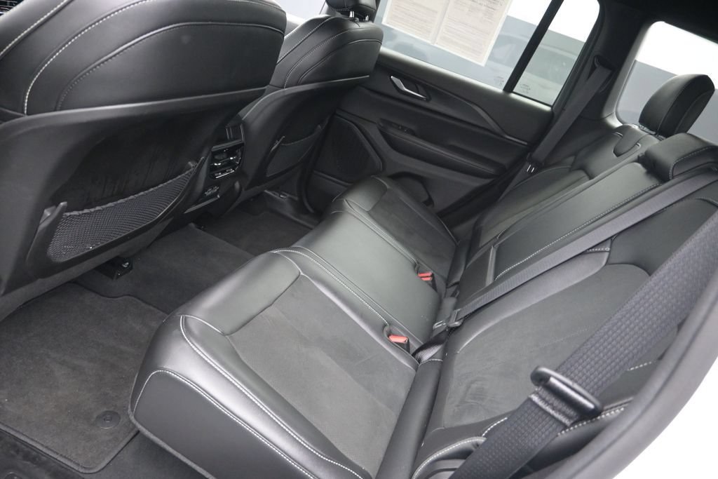 Used 2024 Jeep Grand Cherokee Altitude AWD/4WD image 18
