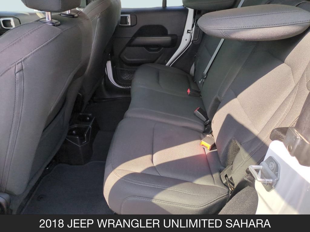 Used 2018 Jeep Wrangler Unlimited Sahara AWD/4WD image 16