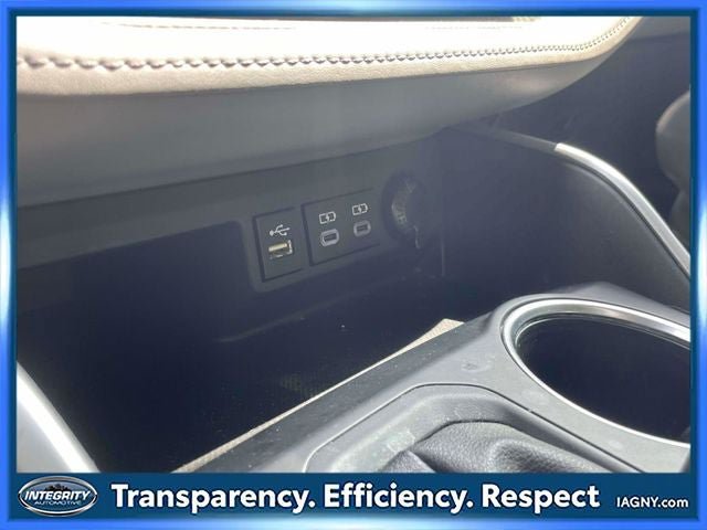 Used 2023 Toyota Highlander XLE AWD/4WD image 31