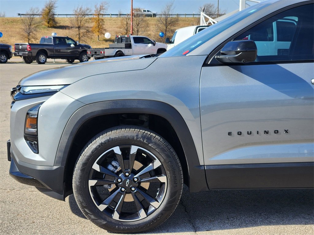 Used 2025 Chevrolet Equinox RS w/ Safety and Technology Package image 9