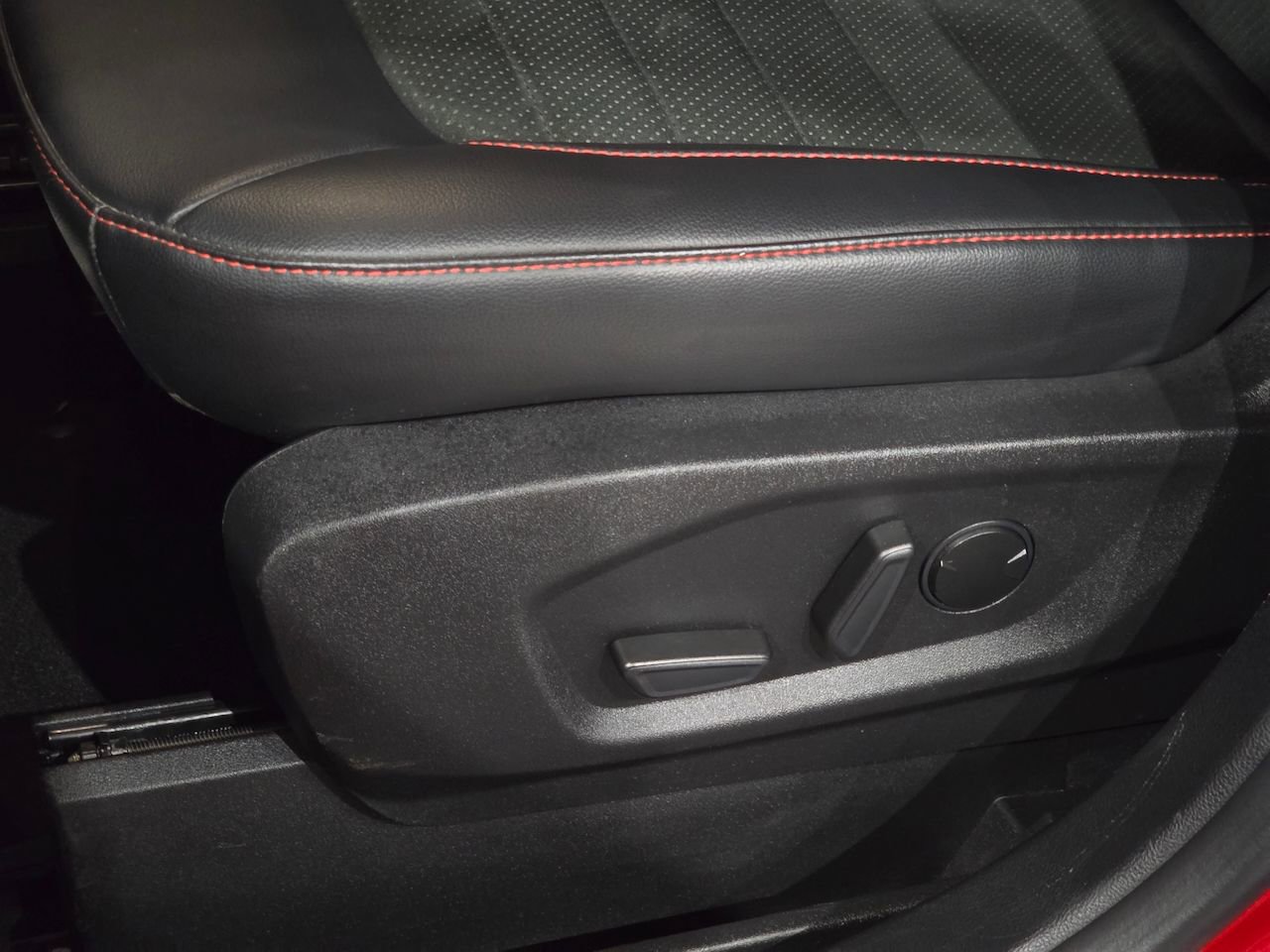 Used 2023 Ford Edge ST-Line image 21