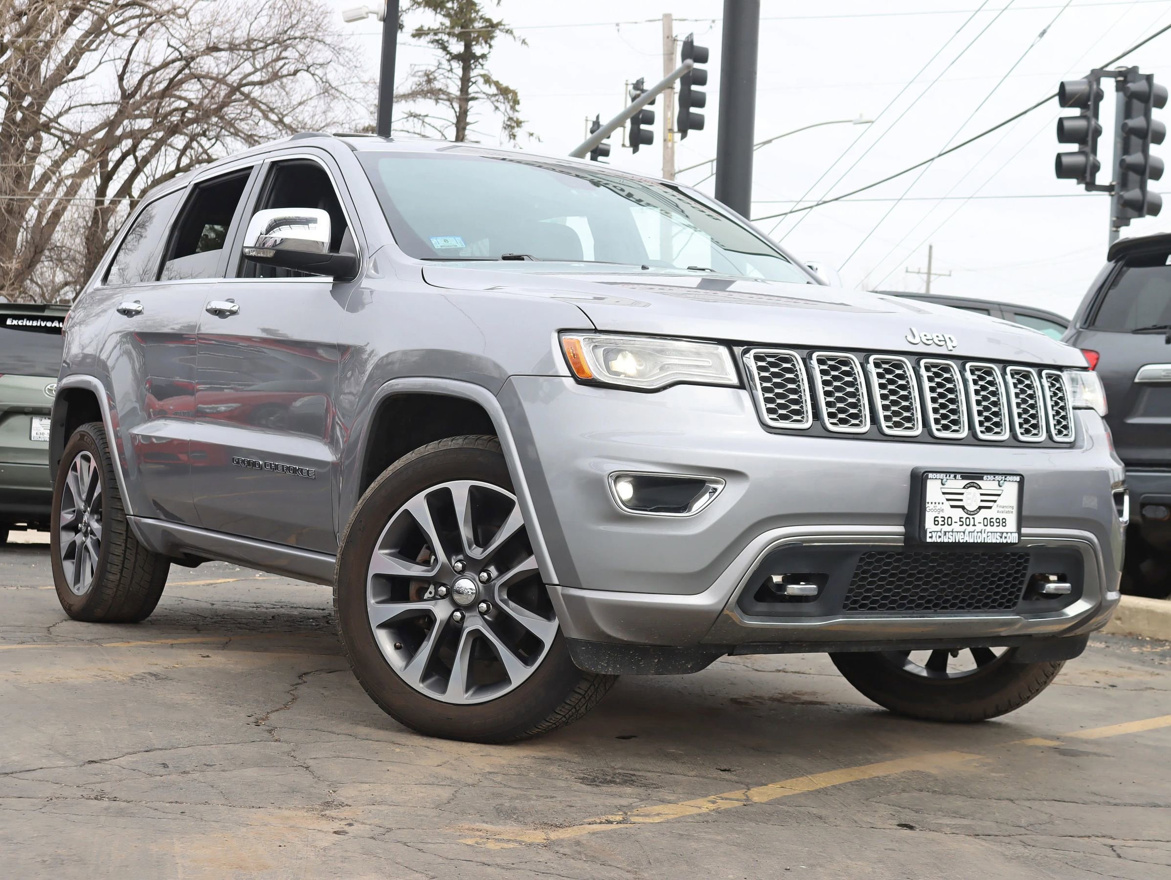Used 2017 Jeep Grand Cherokee Overland AWD/4WD image 8