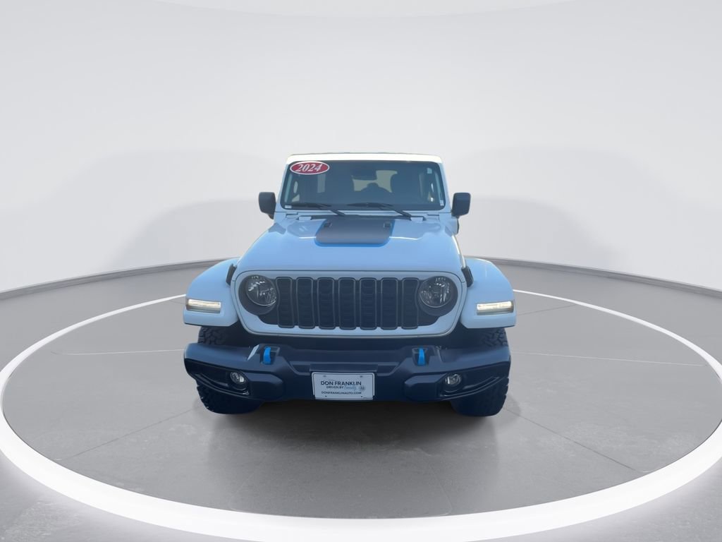 Used 2024 Jeep Wrangler Unlimited w/ Convenience Group AWD/4WD image 3