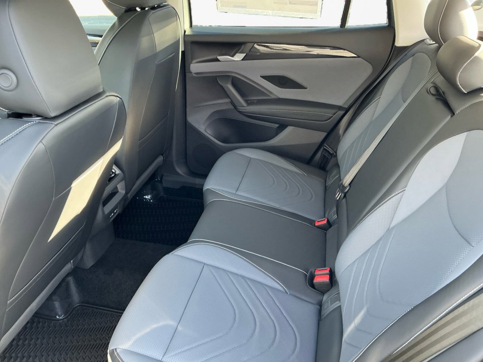 New 2026 Volkswagen Tiguan SE AWD/4WD image 12