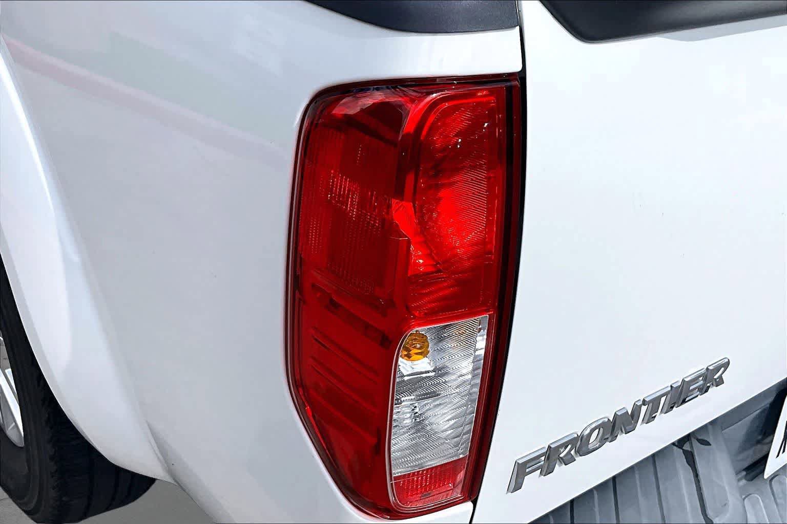 Used 2016 Nissan Frontier SV w/ SV Value Truck Package RWD image 28