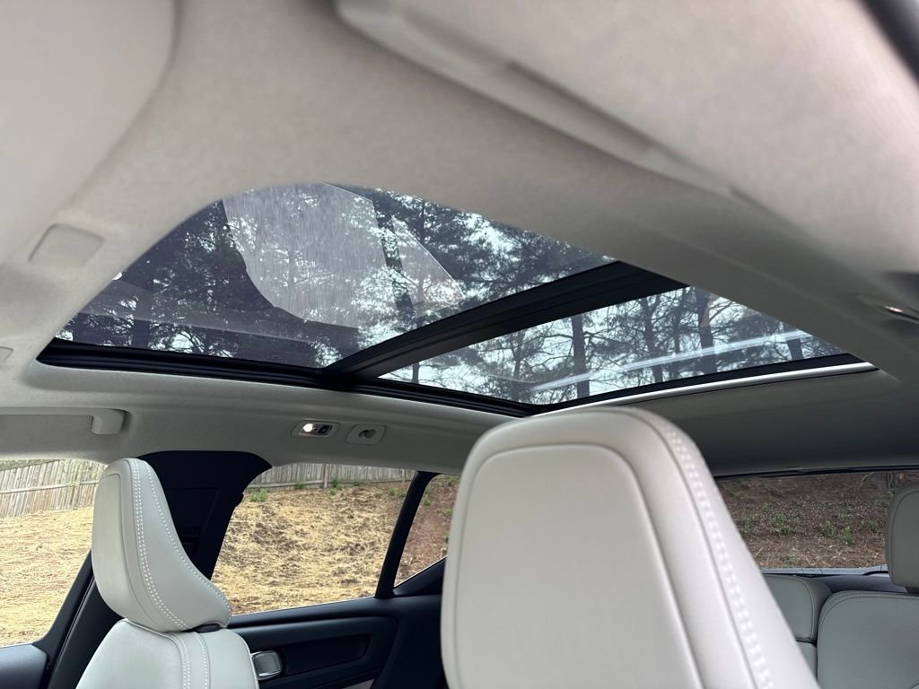 Used 2021 Volvo XC40 T5 Inscription w/ Advanced Package image 22