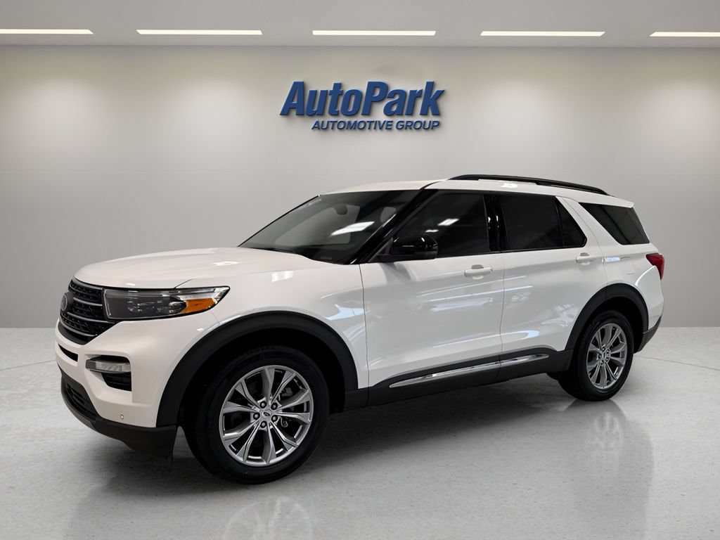 Certified 2024 Ford Explorer XLT w/ Equipment Group 202A AWD/4WD image 3