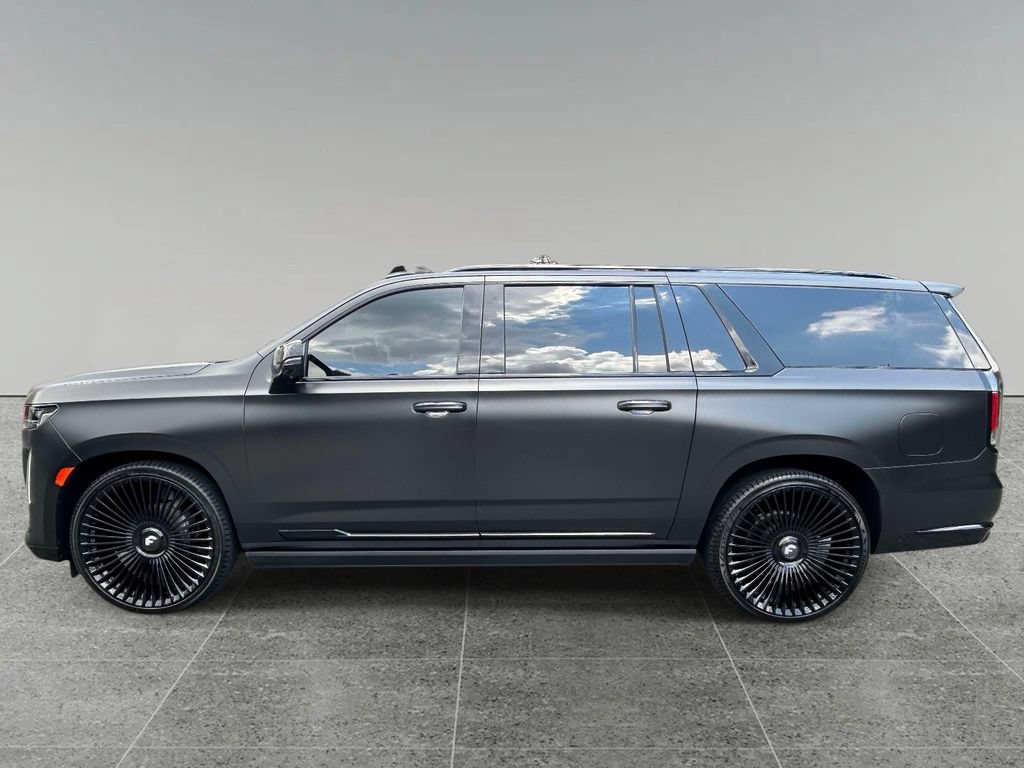 Used 2023 Cadillac Escalade ESV Sport w/ LPO, ONYX Package AWD/4WD image 2