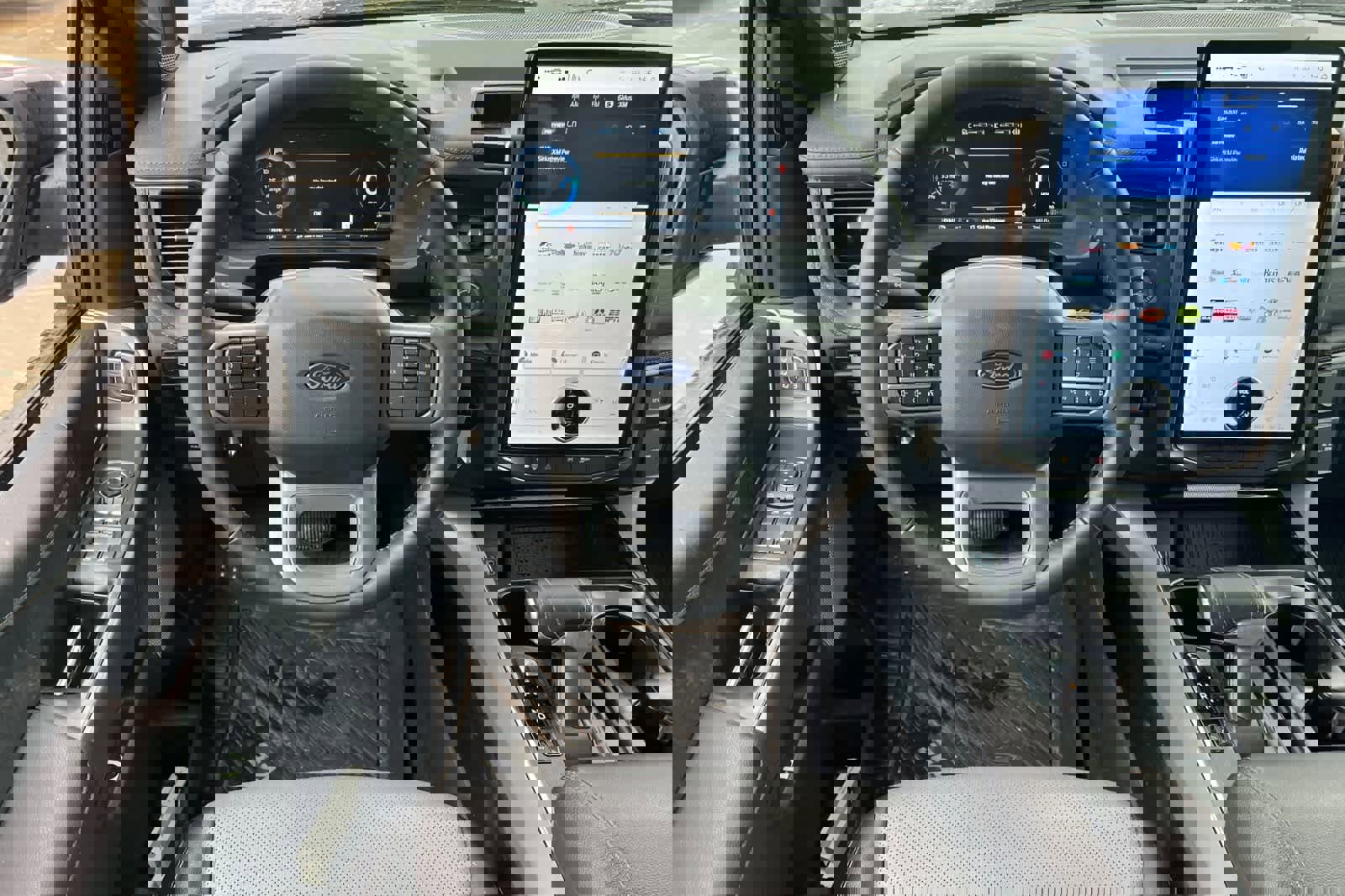 Used 2024 Ford F150 Lightning Lariat image 14