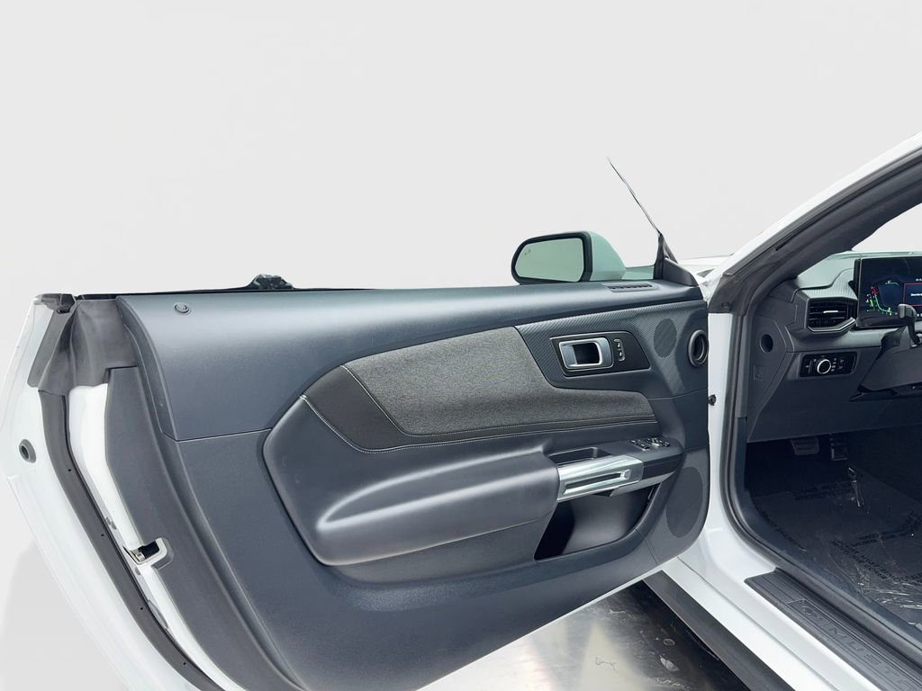 Used 2024 Ford Mustang EcoBoost image 32