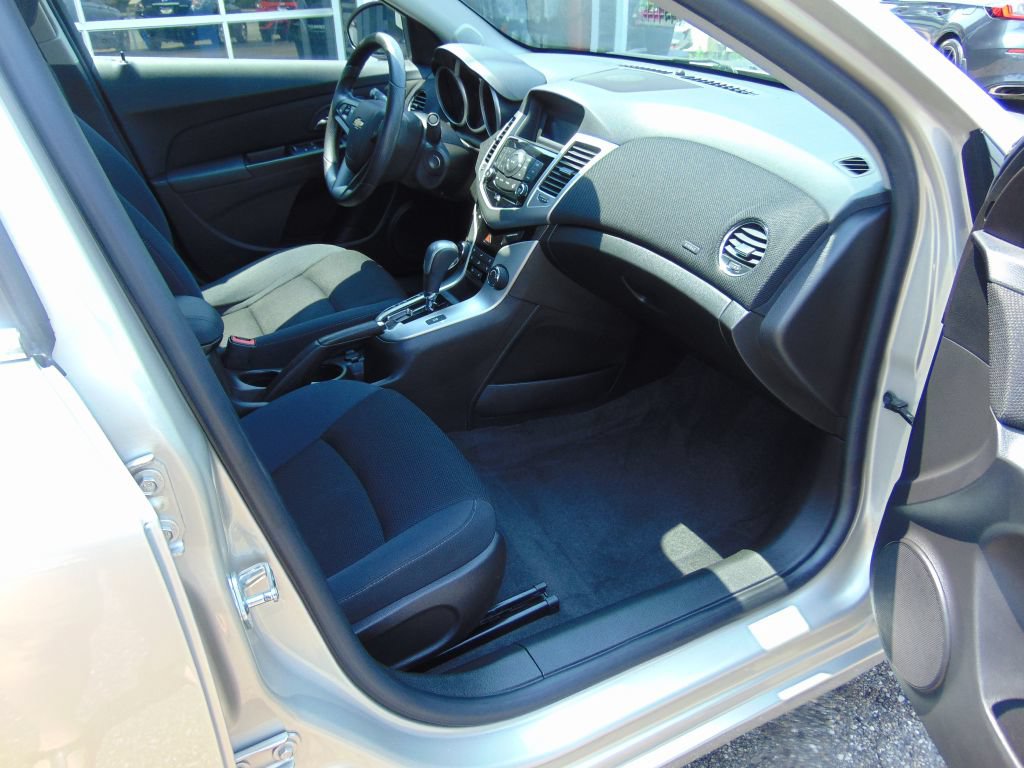 Used 2015 Chevrolet Cruze LT FWD image 5