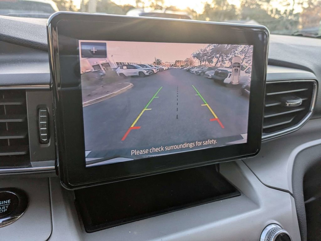 Used 2024 Ford Explorer XLT w/ Equipment Group 202A image 23