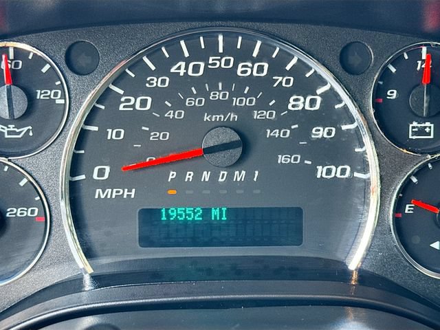 Used 2024 Chevrolet Express 2500 w/ Driver Convenience Package RWD image 12