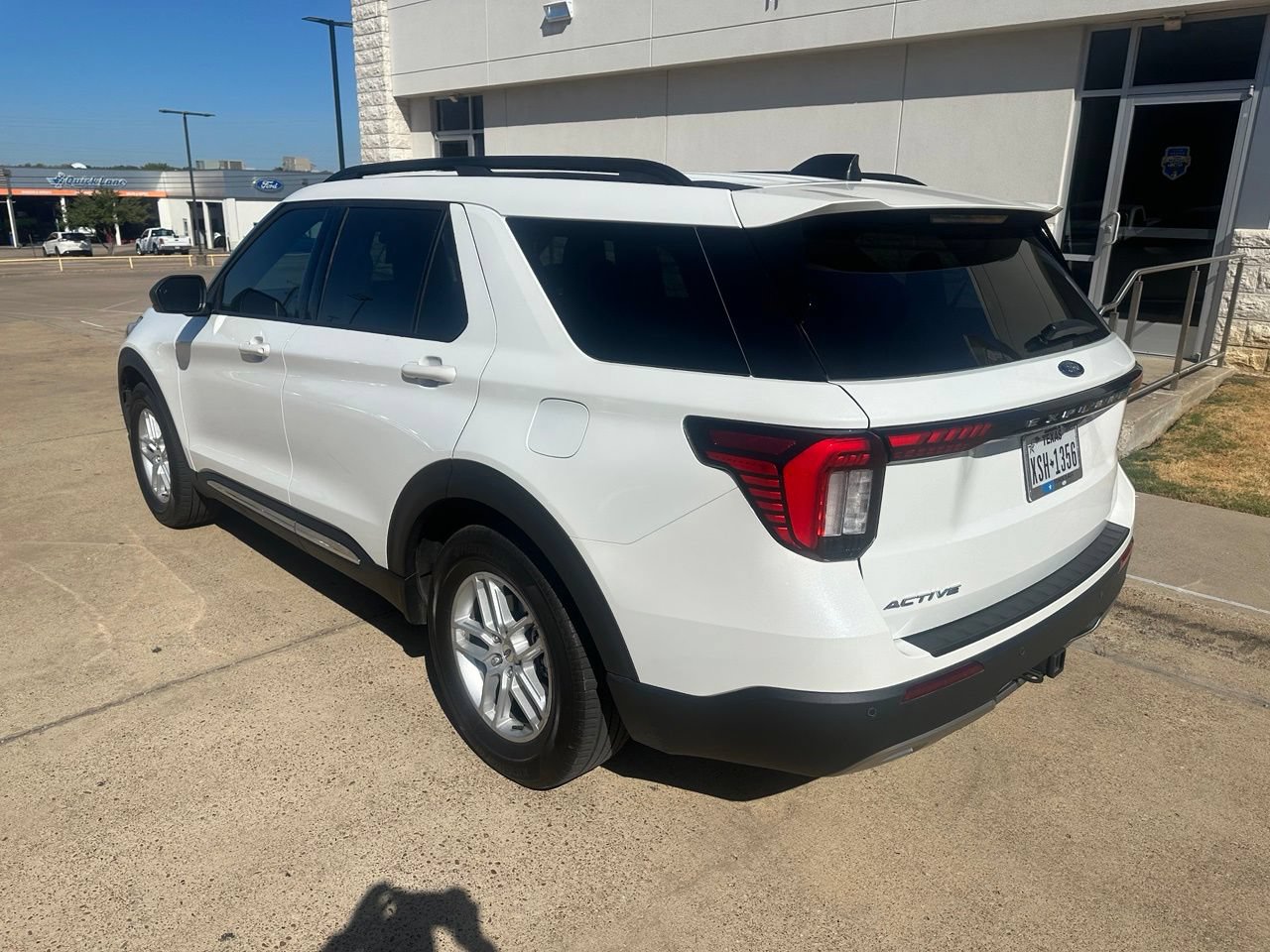 Used 2025 Ford Explorer Active w/ Active Comfort Package RWD image 9