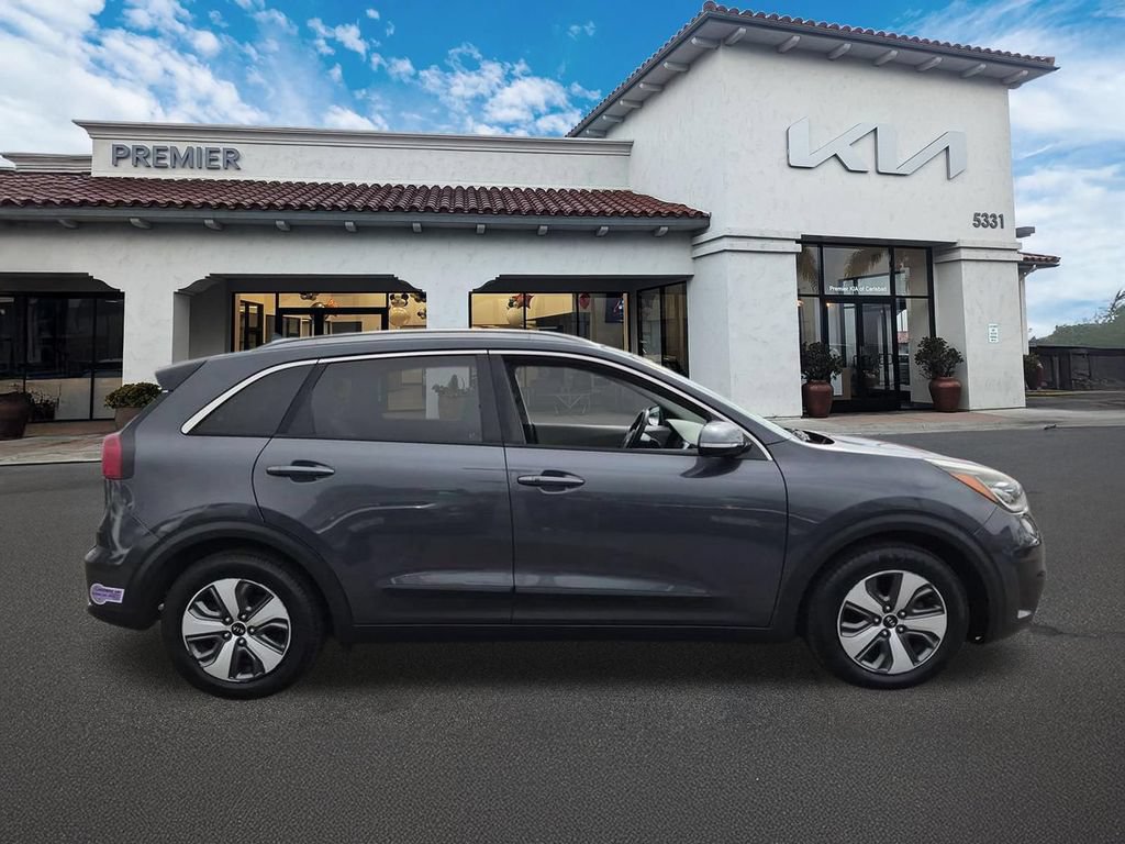 Used 2018 Kia Niro EX Premium FWD image 9