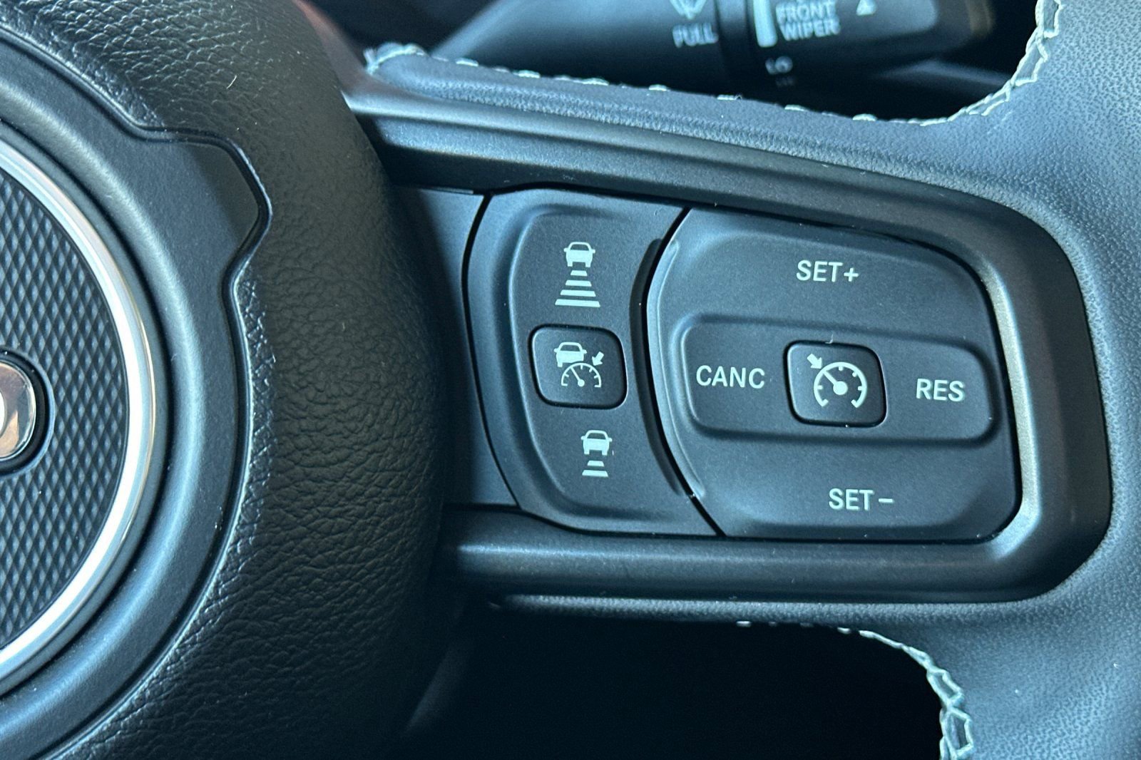 Certified 2025 Jeep Gladiator Rubicon w/ Safety Group image 27