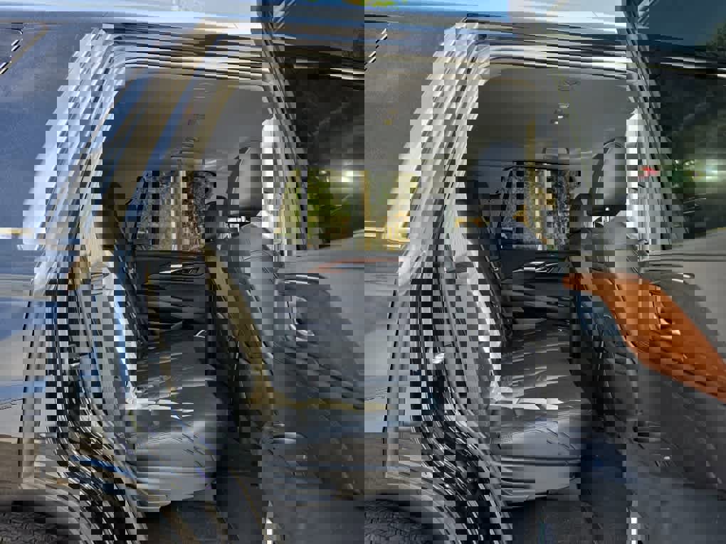 Used 2018 Cadillac Escalade 4WD image 23