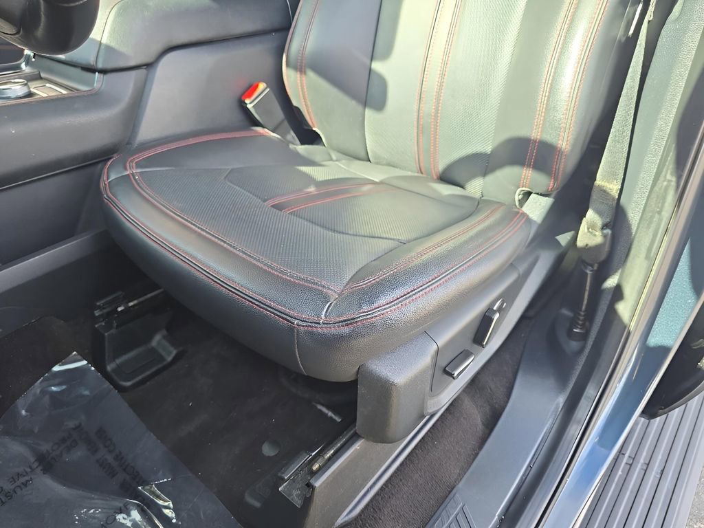 Used 2022 Ford Expedition Max Limited image 12