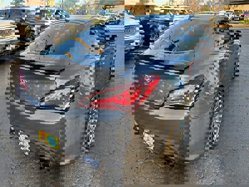 Used 2014 Hyundai Genesis 2.0T image 3