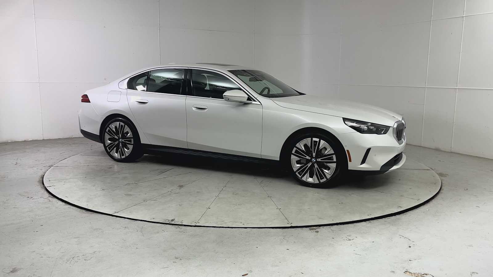 New 2027 BMW i5 xDrive40 AWD/4WD image 8