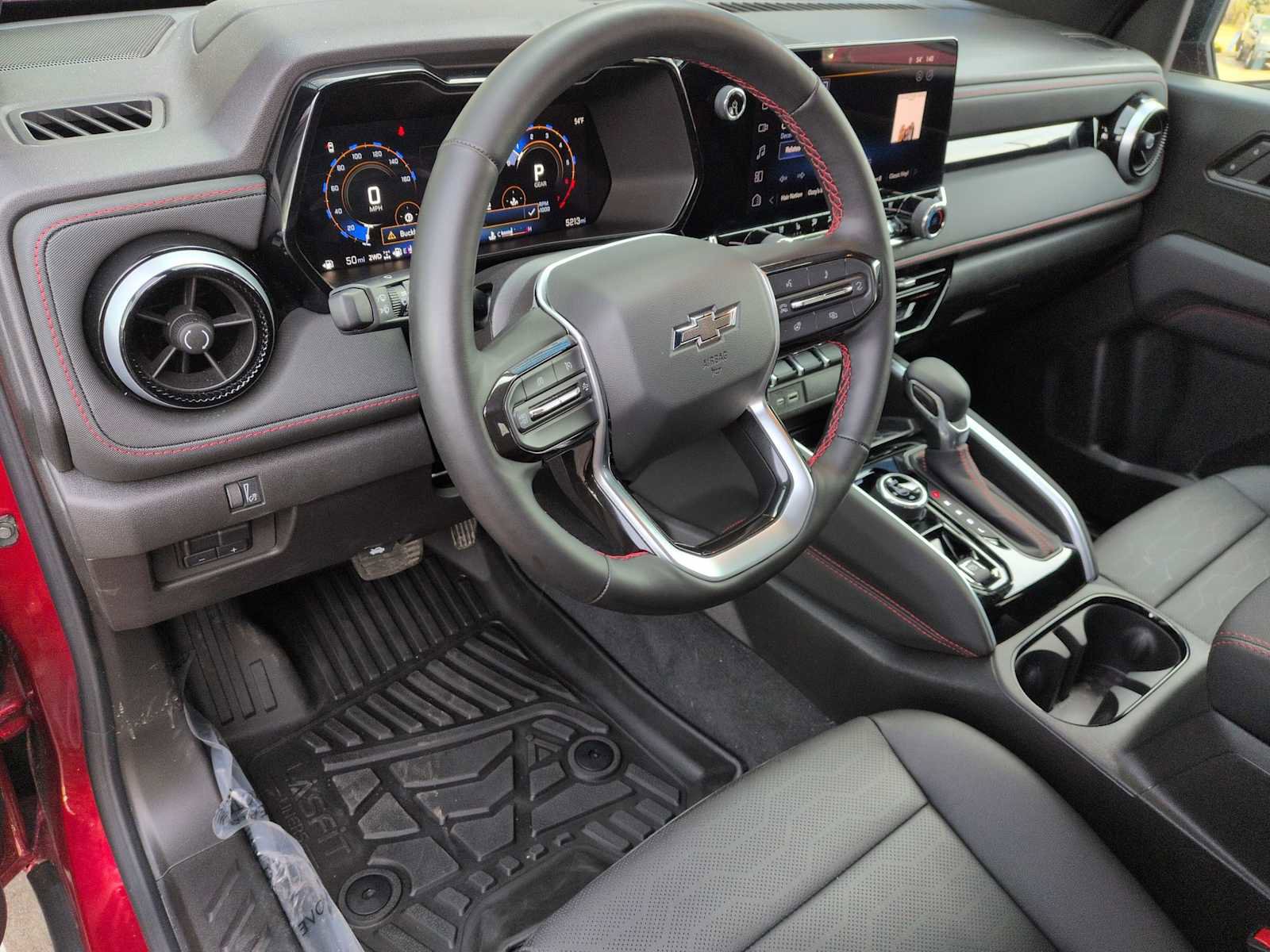 Used 2025 Chevrolet Colorado Z71 w/ Technology Package image 2