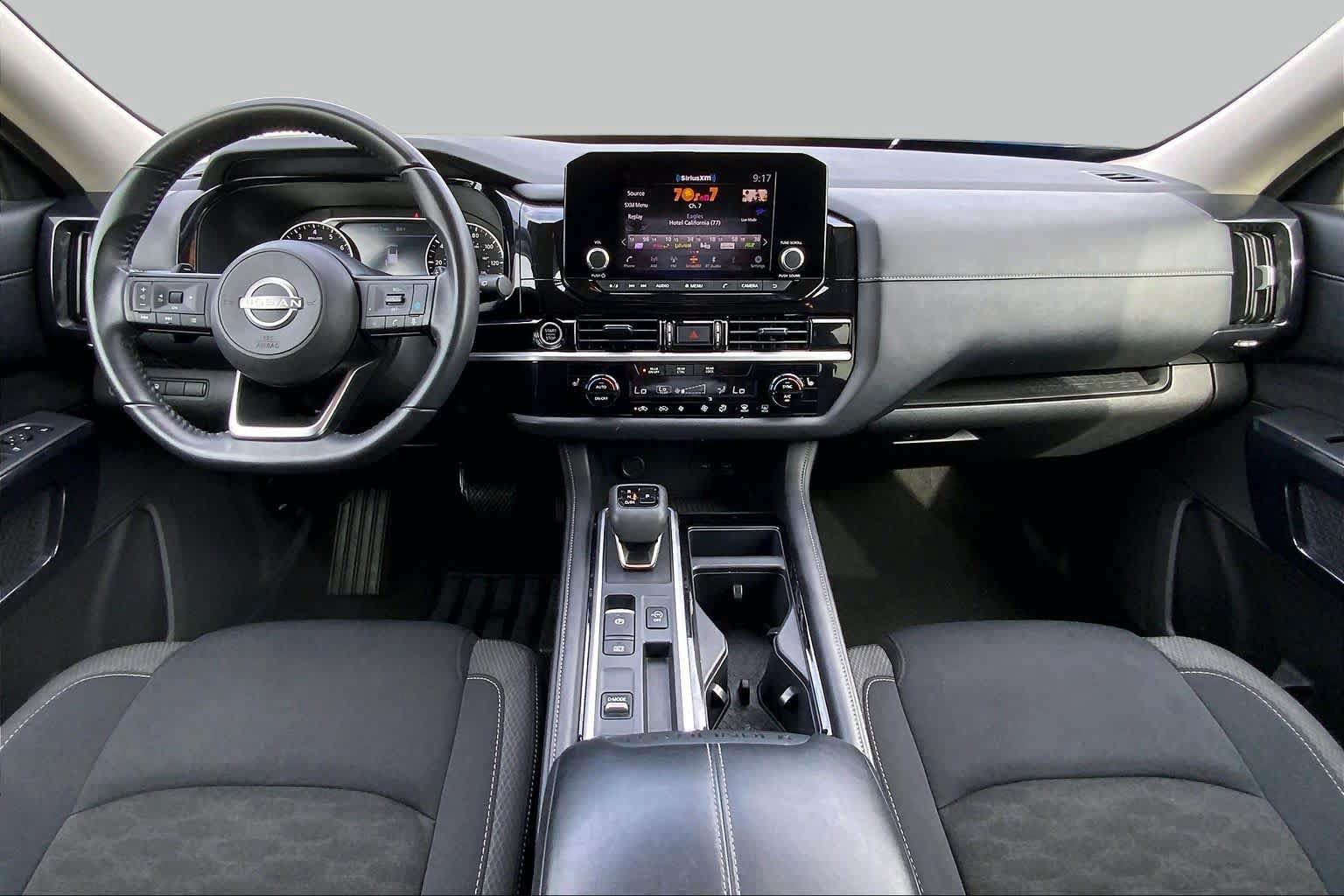 Used 2024 Nissan Pathfinder SV FWD image 15