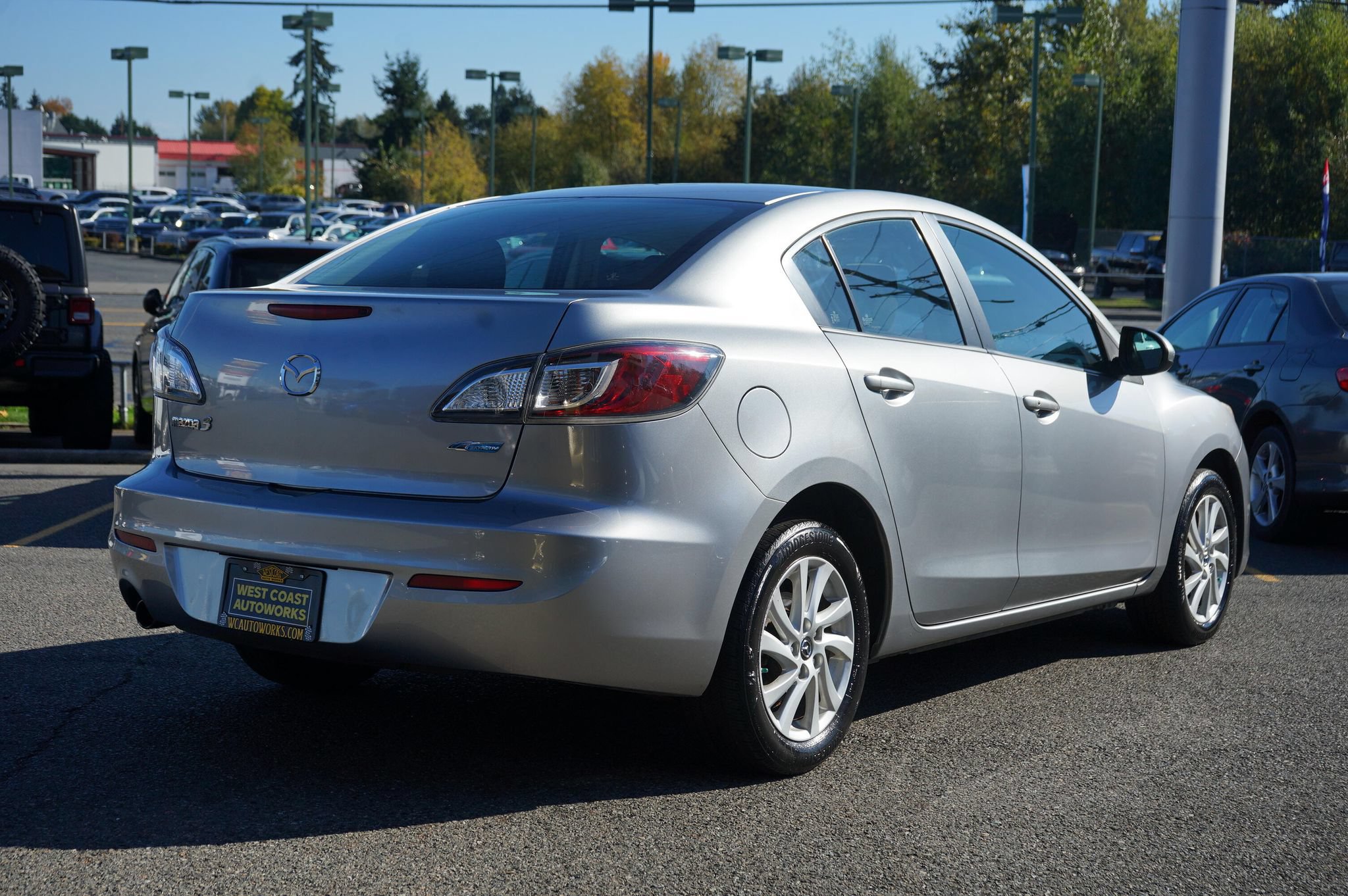 Used 2013 MAZDA MAZDA3 i Touring FWD image 5
