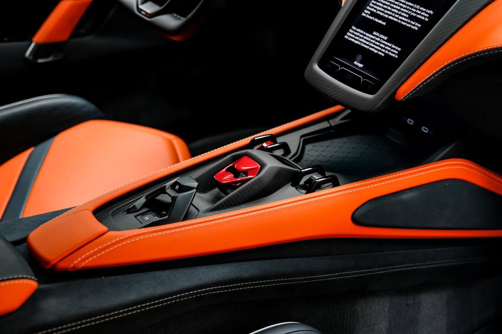 Used 2025 Lamborghini Revuelto AWD/4WD image 95