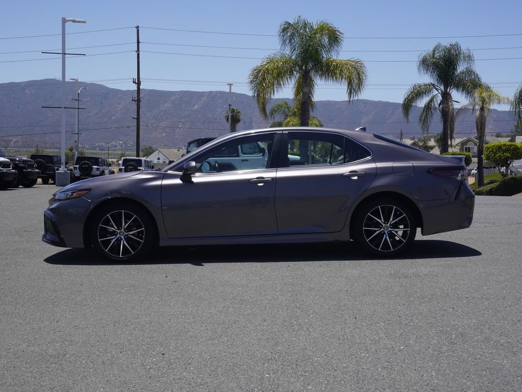 Used 2024 Toyota Camry SE FWD image 7