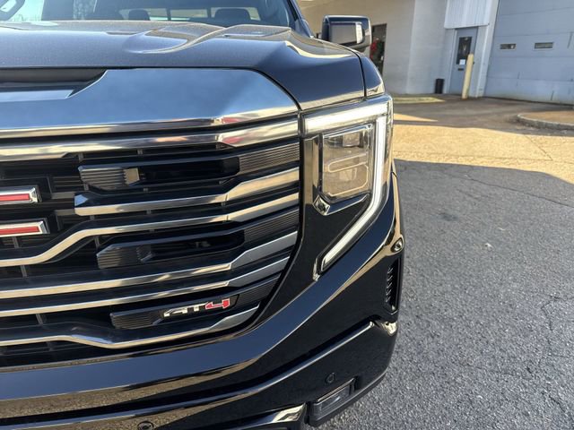 Used 2024 GMC Sierra 1500 AT4 w/ AT4 Premium Package AWD/4WD image 11
