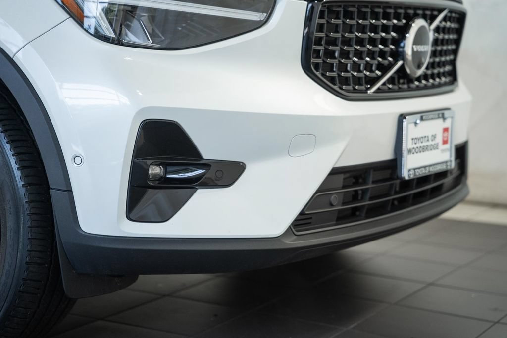Used 2023 Volvo XC40 B5 Plus w/ Driver Assist Package AWD/4WD image 14