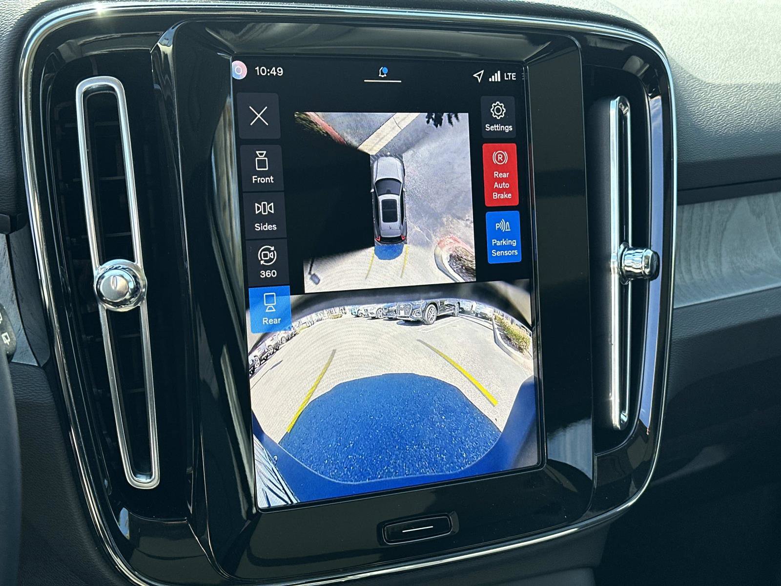 Certified 2026 Volvo XC40 B5 Plus w/ Protection Package Premier image 13