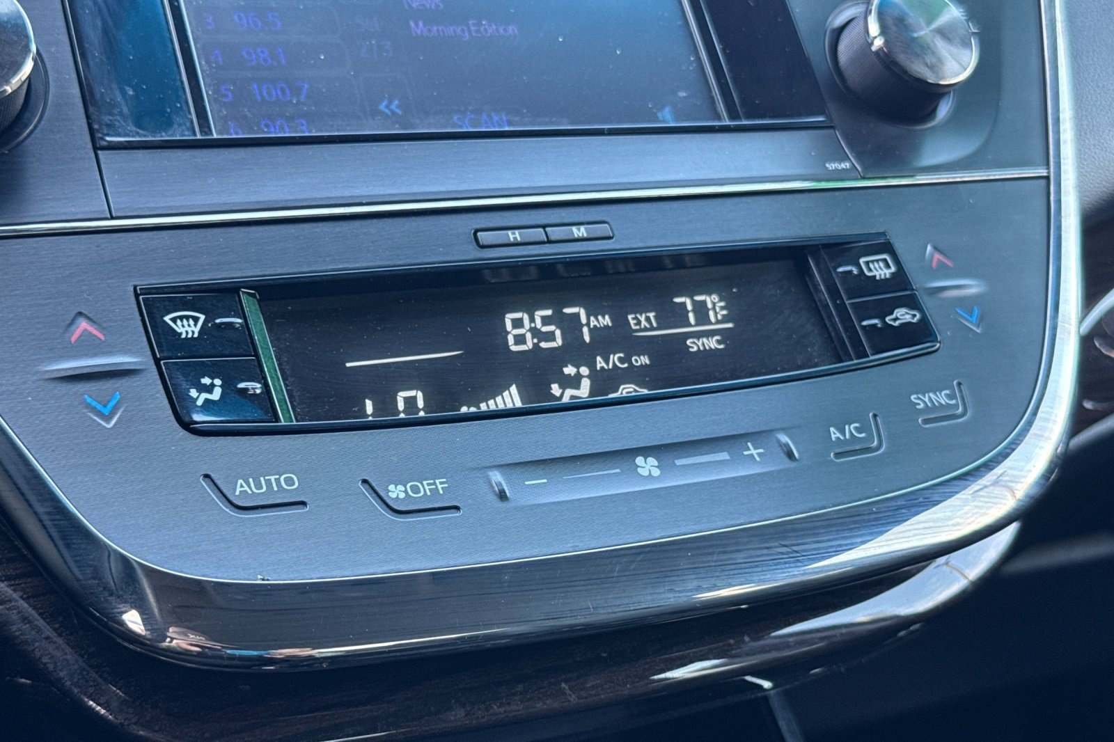 Used 2014 Toyota Avalon XLE Premium FWD image 19