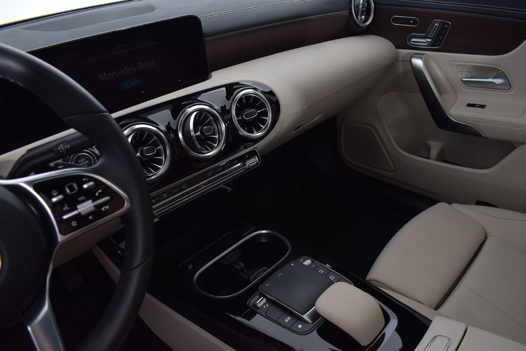 Used 2023 Mercedes-Benz CLA 250 4MATIC image 18