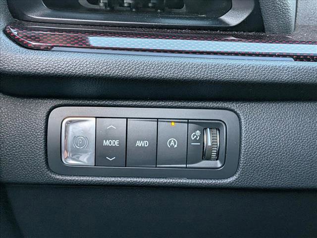 Used 2024 Chevrolet Traverse Z71 AWD/4WD image 16