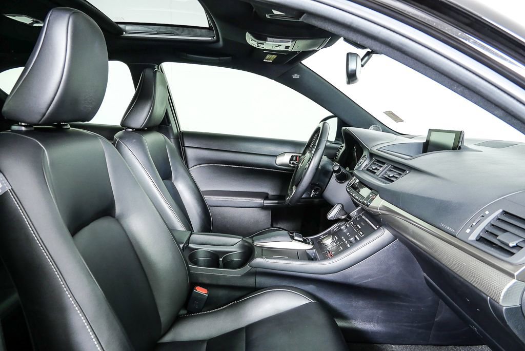Used 2017 Lexus CT 200h image 20