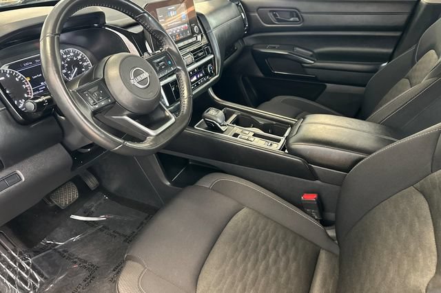Used 2024 Nissan Pathfinder SV FWD image 11
